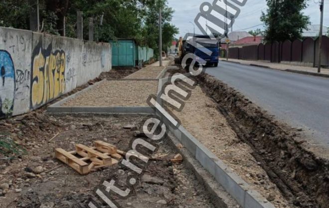 Более 3,2 км нового тротуара уложили на улице Энгельса в Невинномысске