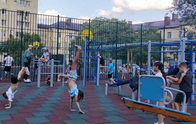 Для детей провели активности на детских площадках Ставрополя