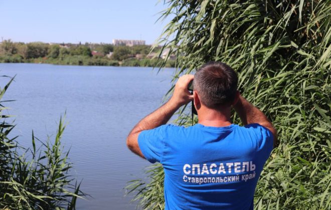 Упавшего в воду рыбака вытащили спасатели в Шпаковском округе