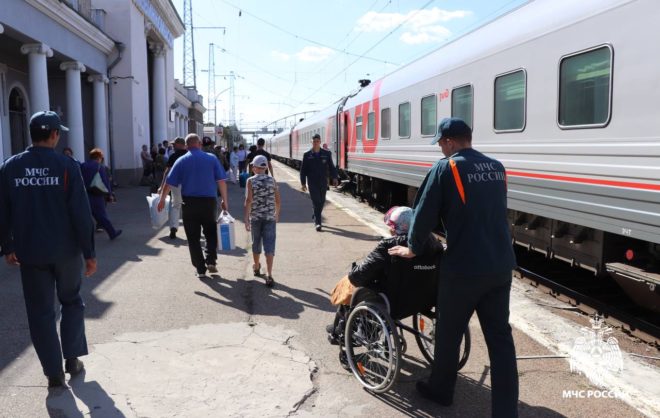 Спасатели встретили на Ставрополье 30 переселенцев из ЛНР и ДНР