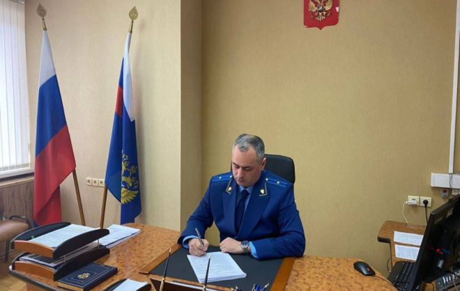 Чиновника в Невинномысске уволили из-за утраты доверия