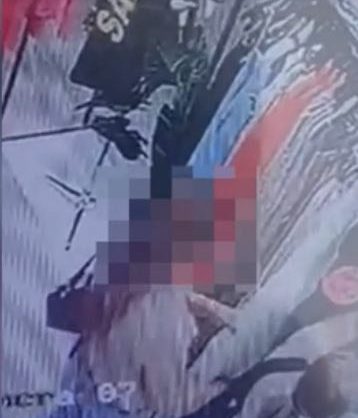 Женщина украла кошелёк из сумки покупательницы в магазине Пятигорска