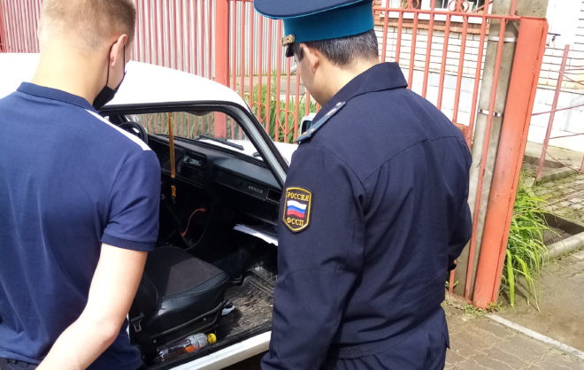Избивший во время застолья мужчину и женщину ставрополец лишился автомобиля