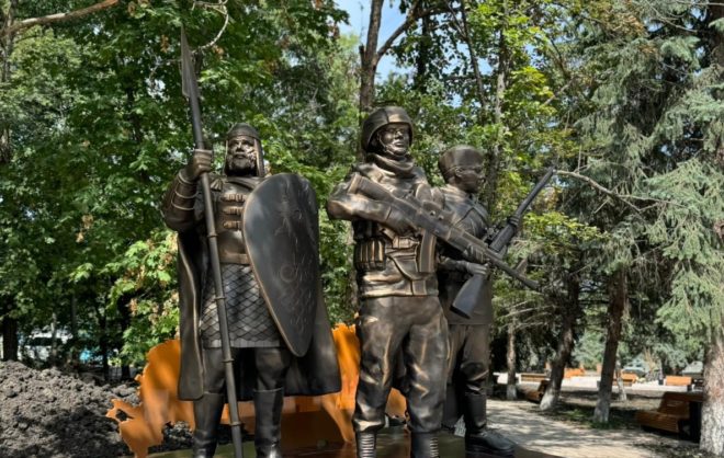 Новый патриотический памятник установили в посёлке около Железноводска