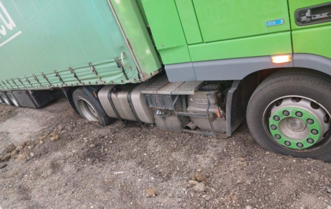 Автоинспекторы на Ставрополье помогли водителям грузовиков из Турции