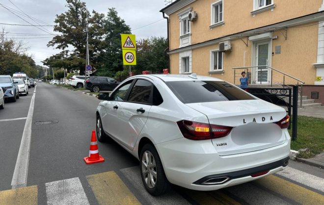 Водитель легковушки сбил ребёнка на переходе в Пятигорске