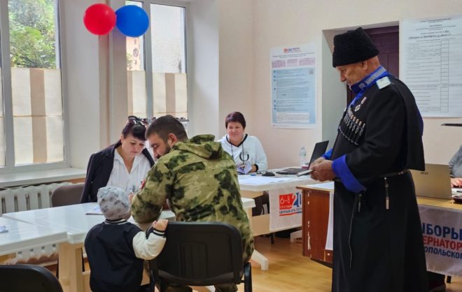 Казаки из Горячеводска семьями приходят на выборы губернатора Ставрополья