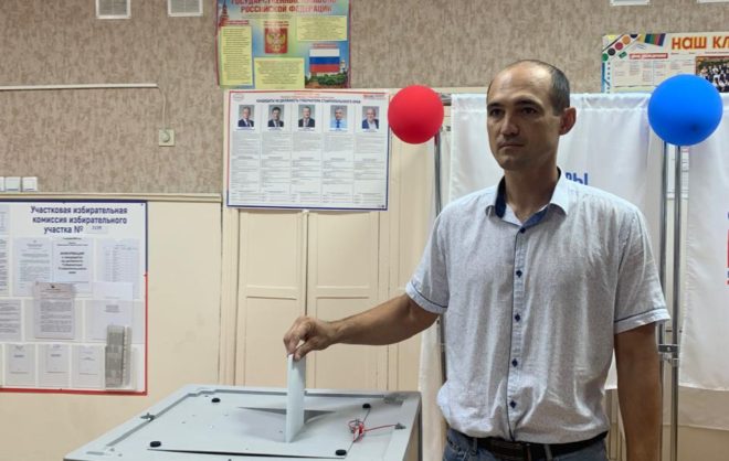Чемпион мира по карате проголосовал в Советском округе