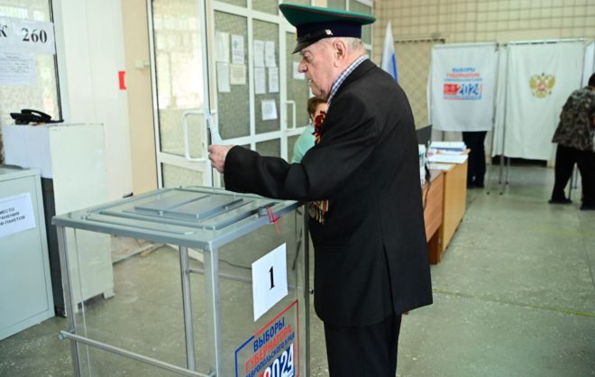 На выборы в Будённовске пришёл 99-летний фронтовик