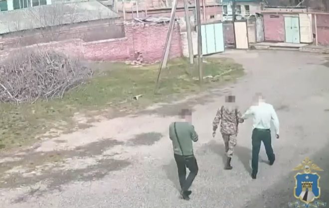 Жителя Ипатовского округа подозревают в хранении наркотиков и боеприпасов