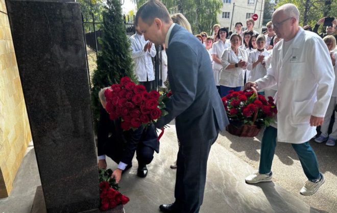 Возложение цветов к бюсту Семашко прошло в Ставропольской краевой больнице