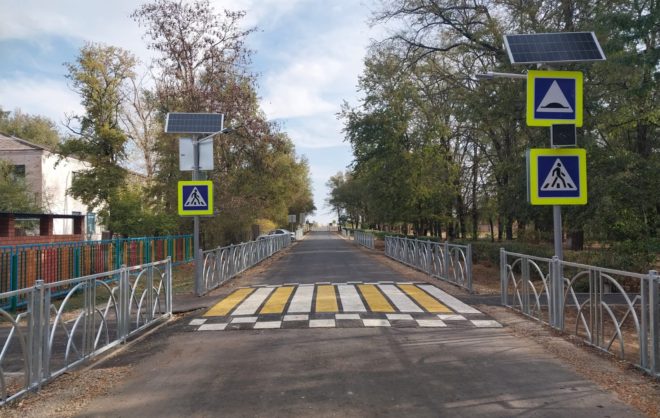 Дорогу к поселковой школе отремонтировали по регпроекту в Ипатовском округе