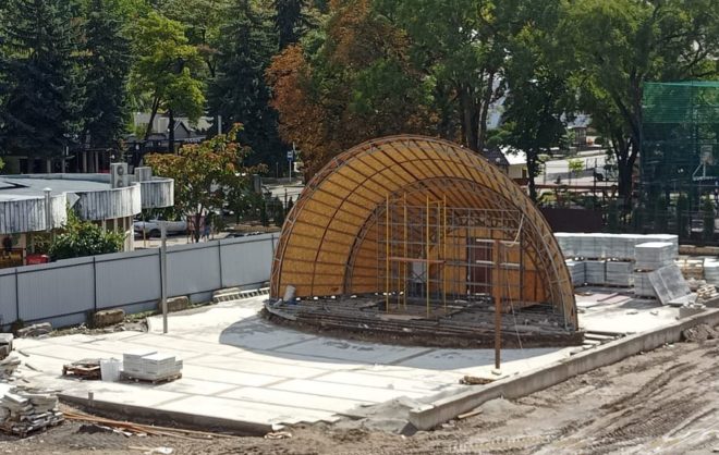 В музыкальной школе Кисловодска впервые построили сцену «Ракушку»