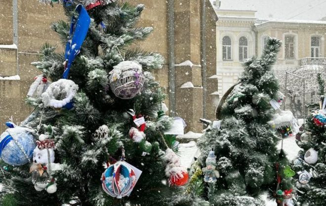 Новогодние украшения не будут закупать для украшения Кисловодска