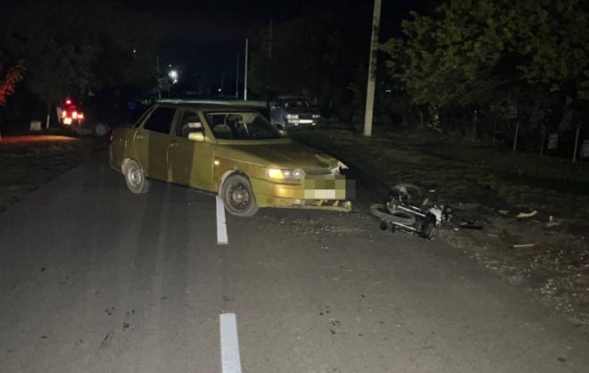 Двое подростков на мопеде пострадали при ДТП в Апанасенковском округе