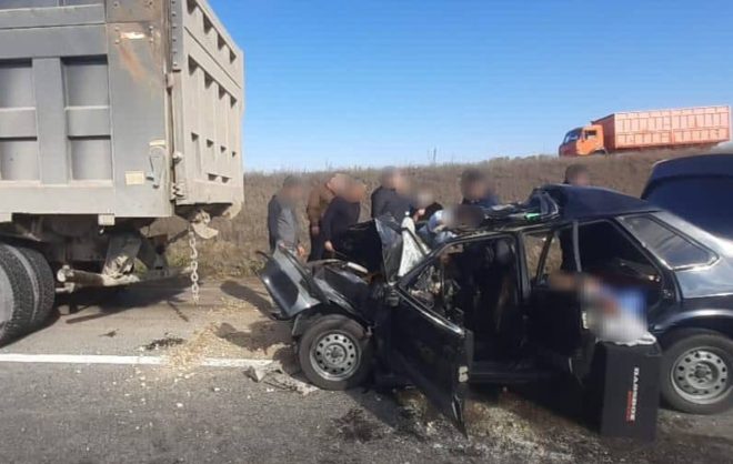 В аварии на трассе под Пятигорском погибли два человека