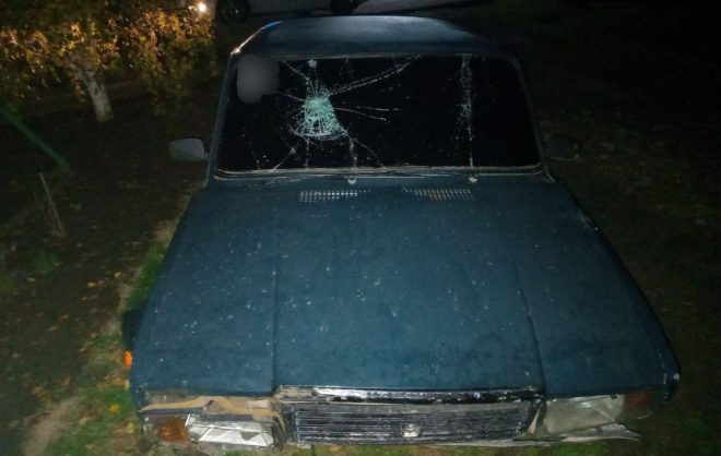Водитель въехал в забор и скрылся с места аварии в Грачёвском округе