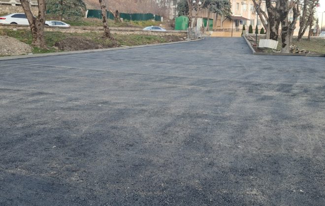 Две парковки на 30 машин оборудовали в Железноводске