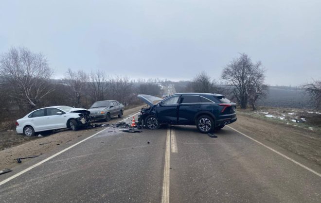Смертельное ДТП с тремя автомобилями произошло возле Пятигорска