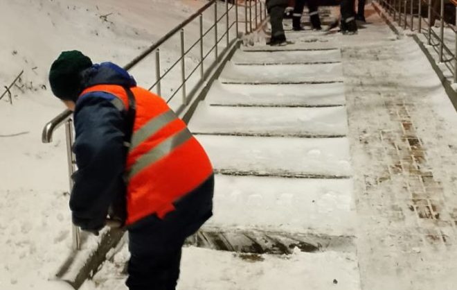 Коммунальщики Ставрополя работают в усиленном режиме из-за снегопада