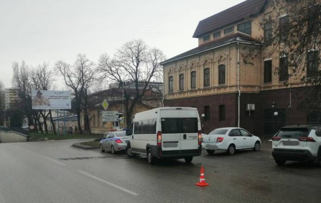 Пассажирка в Пятигорске получила травму в маршрутке при резком торможении