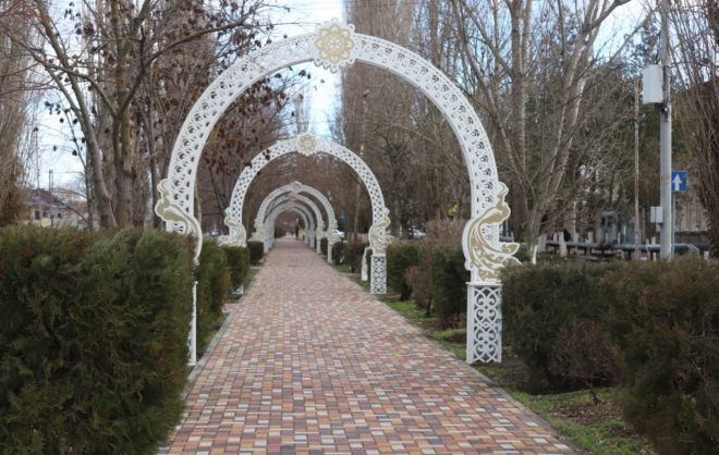 Центральную аллею в городе Благодарненского округа благоустроили по госпрограмме