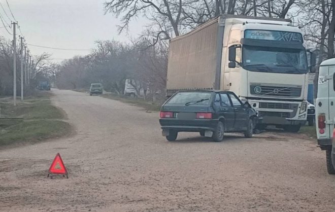 Ребёнок получил травмы при столкновении авто с грузовиком в Грачёвском округе