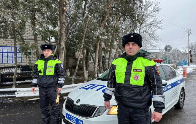 Автоинспекторы на Ставрополье ночью помогли водителю неисправного автобуса
