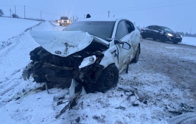 Два человека пострадали в тройном ДТП в Изобильненском округе