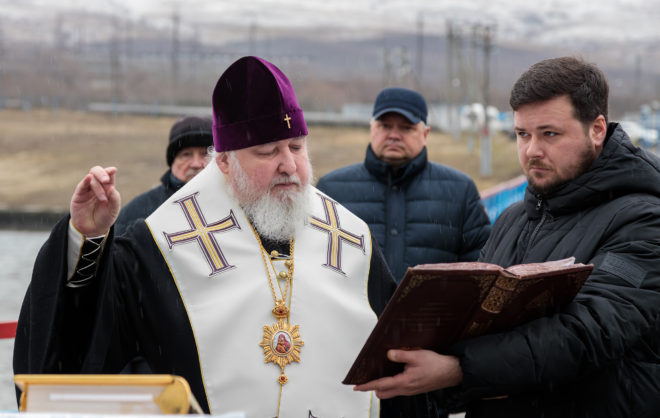 Воду в Сенгилеевском водохранилище освятил митрополит Кирилл