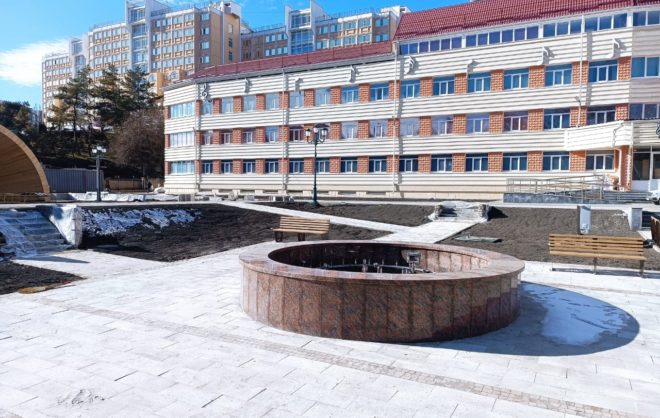 Световой фонтан установили у детской музыкальной школы в Кисловодске