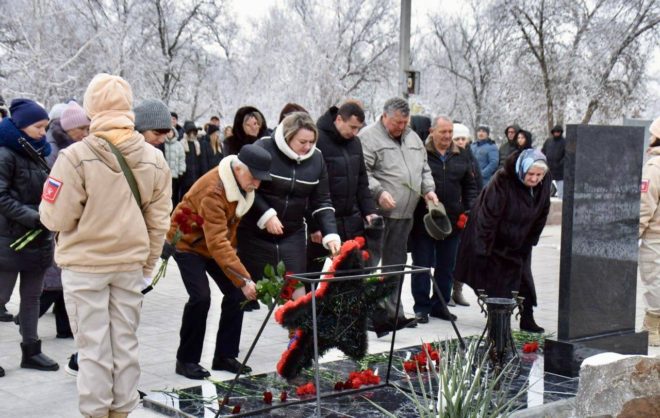 Памятную плиту бойцам СВО открыли в Апанасенковском округе