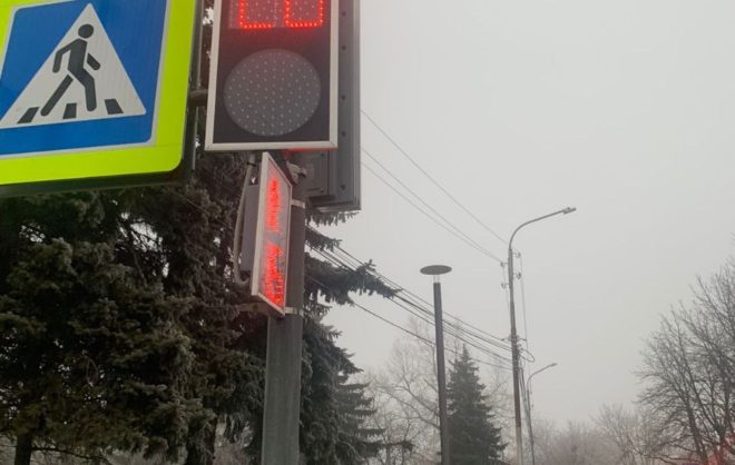 Светофор запустили на перекрёстке в Ессентуках