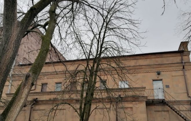 Кровлю отремонтировали в ДК в селе Кировского округа