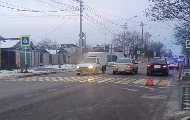 Пенсионер попал в больницу после наезда авто в Ставрополе