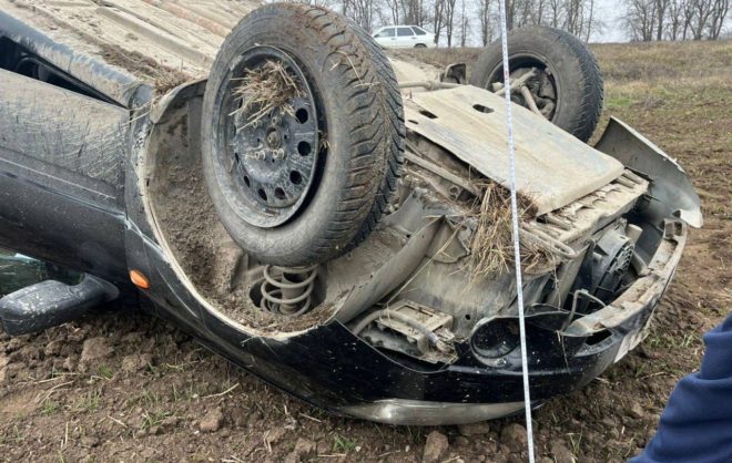 Колесо отлетело у автомобиля во время езды в Новоселицком округе