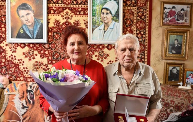 Медаль «За сохранение семейных ценностей» вручили семье в Изобильненском округе