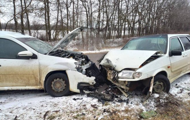 Два человека пострадали при столкновении авто в Изобильненском округе