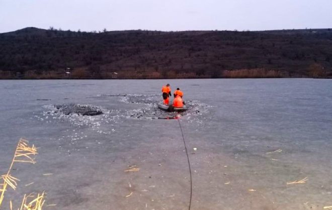 Мужчина утонул во время зимней рыбалки на Ставрополье