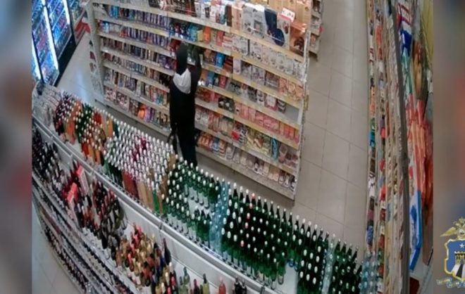 Мужчина ответит за кражу 86 плиток шоколада из магазина в Железноводске