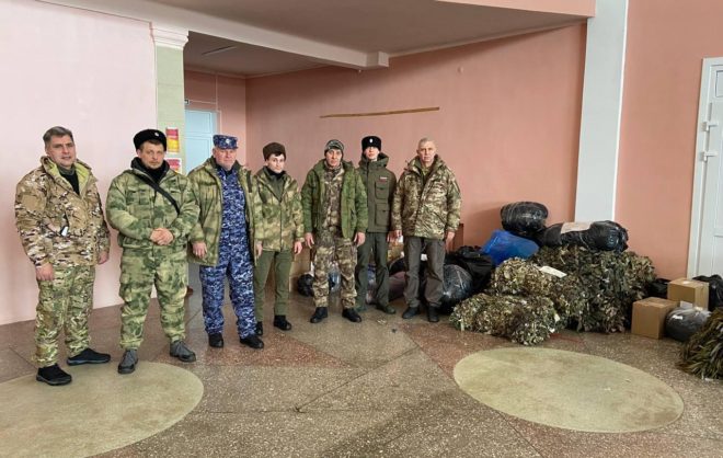 Четыре тонны гумпомощи передали бойцам СВО георгиевские казаки