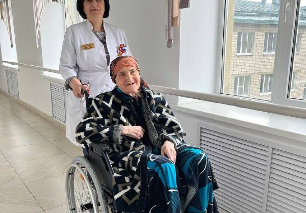Прокуратура помогла получить кресло-коляску женщине в Ставрополе