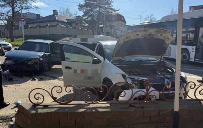 Два человека пострадали в ДТП с двумя авто в Ставрополе