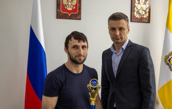 В Минспорта Ставрополья встретились с победителем Кубка мира по самбо