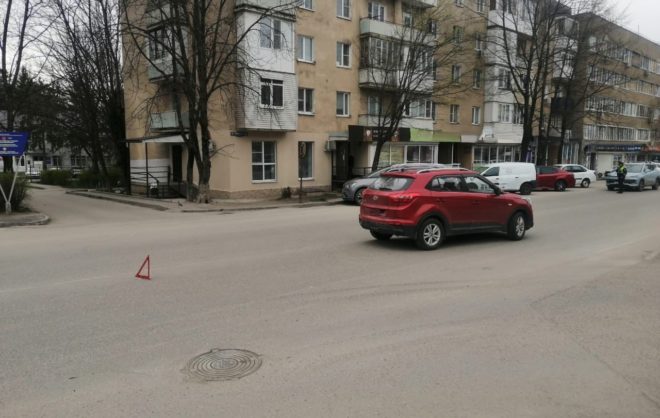 Водитель в Пятигорске сбила пенсионерку при выезде из двора