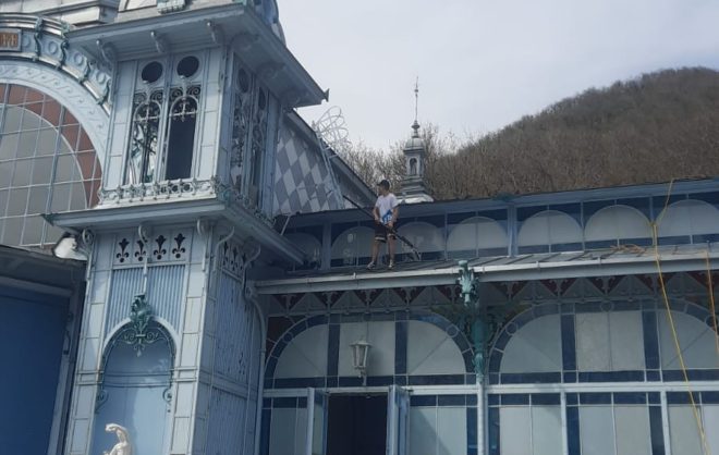 В Железноводске помыли и почистили Пушкинскую галерею