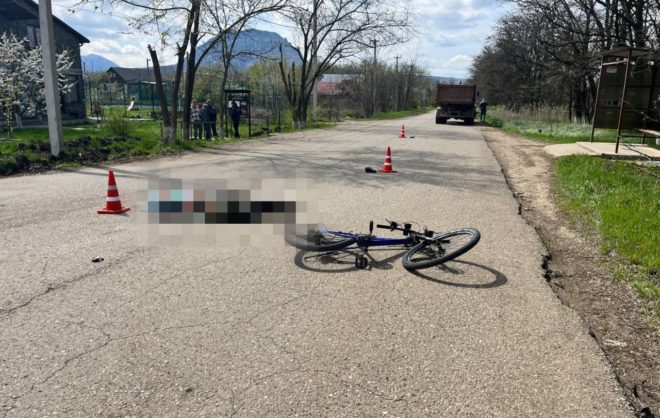 Велосипедист погиб под колёсами грузового авто в Минераловодском округе