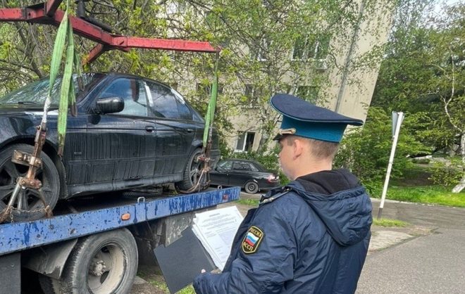 Для взыскания материального ущерба у жителя Железноводска арестовали авто