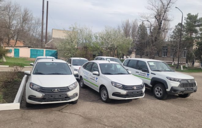 Более 10 новых автомобилей получила больница Кировского округа 