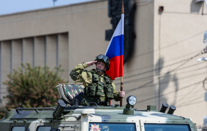 Прямая трансляция парада Победы в центре Ставрополя — видео